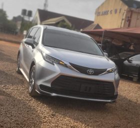 Foreign Used 2022 Toyota Sienna