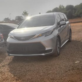 Foreign Used 2022 Toyota Sienna