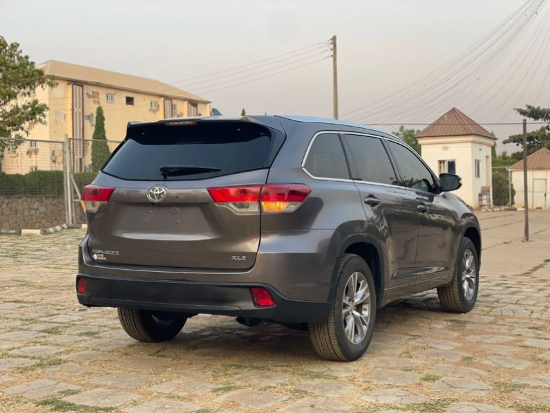 Foreign Used 2016 Toyota Highlander