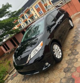 Nigeria Used 2012 Toyota Sienna