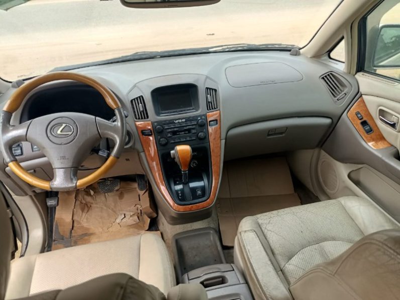multipurpose-passenger vehicle (mpv) 2002 toyota-motor corporation RX