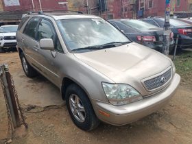 multipurpose-passenger vehicle (mpv) 2002 toyota-motor corporation RX