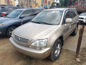 multipurpose-passenger vehicle (mpv) 2002 toyota-motor corporation RX