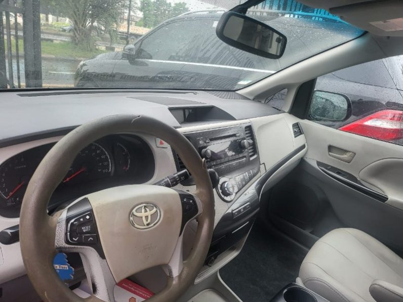 Foreign Used 2013 Toyota Sienna