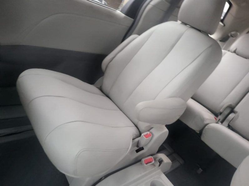 Foreign Used 2013 Toyota Sienna