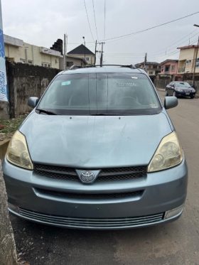 Foreign Used 2005 Toyota Sienna