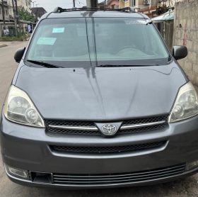 Foreign Used 2005 Toyota Sienna