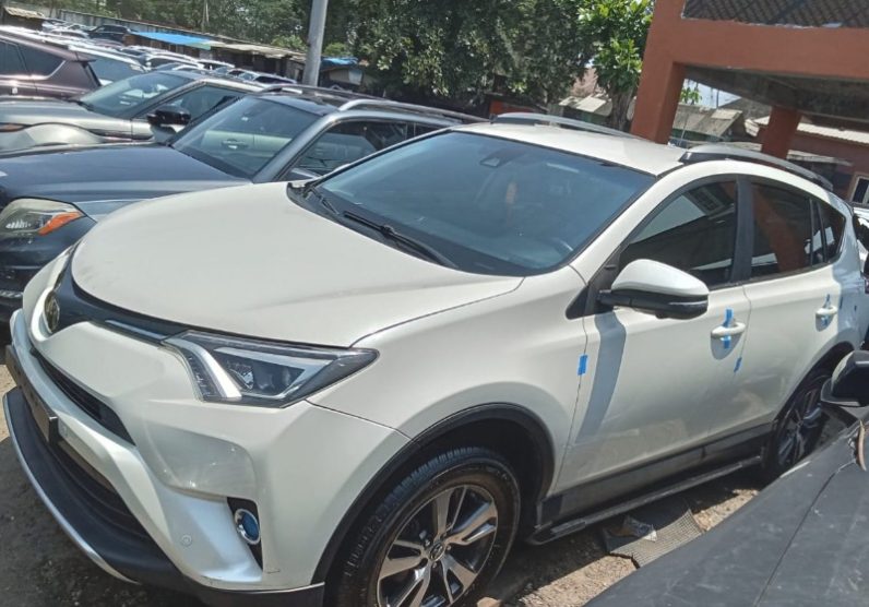 Foreign Used 2019` Toyota RAV4