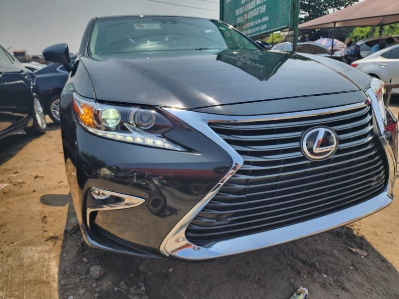 Foreign Used 2017 Lexus ES