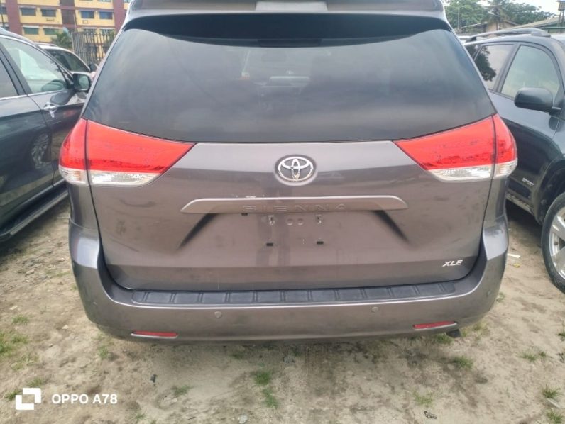 Foreign Used 2012 Toyota Sienna