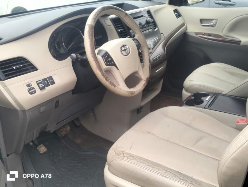 Foreign Used 2012 Toyota Sienna
