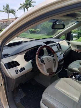 Foreign Used 2012 Toyota Sienna