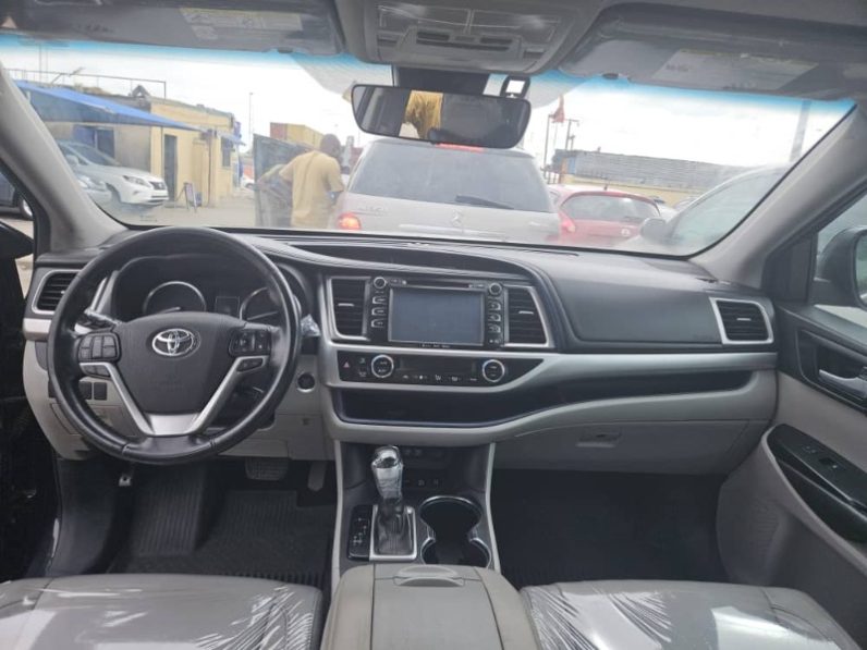 Foreign Used 2017 Toyota Highlander