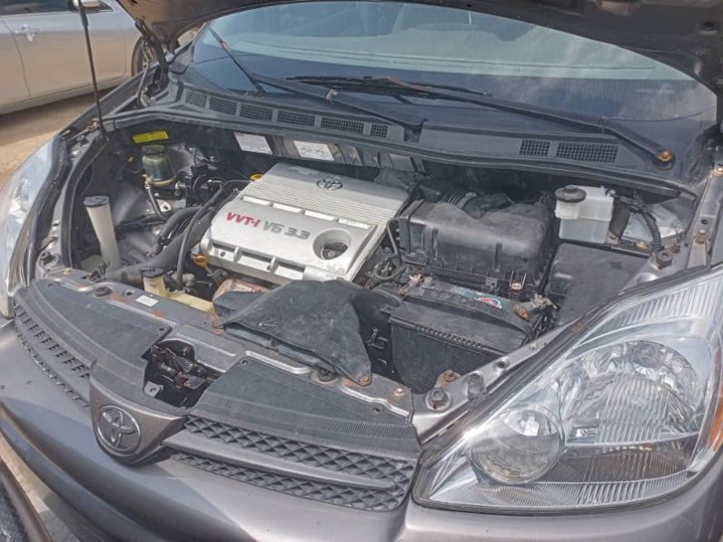Foreign Used 2005 Toyota Sienna