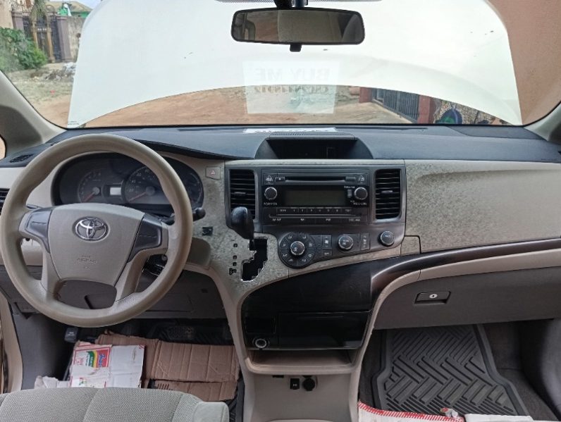 Foreign Used 2011 Toyota Sienna