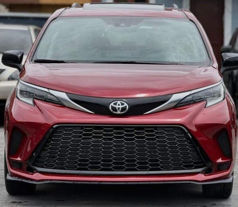 Foreign Used 2022 Toyota Sienna