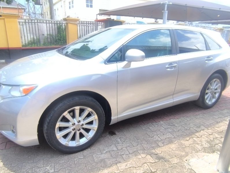 Foreign Used 2011 Toyota Venzas
