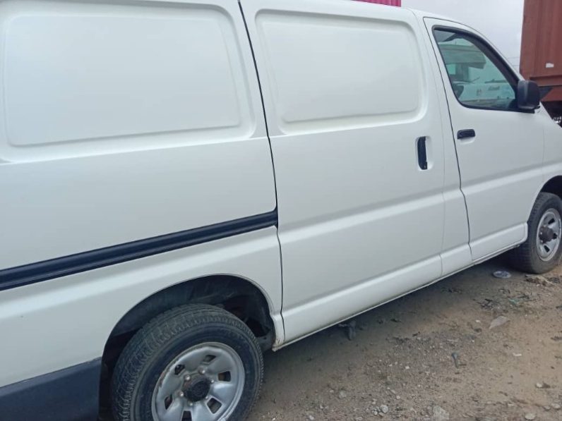 Foreign Used 2006 Toyota Hiace