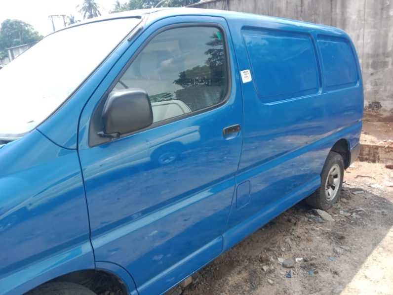 Foreign Used 2006 Toyota Hiace