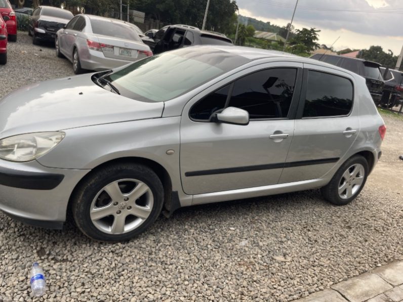 Nigeria Used 2005 Peugeot 203
