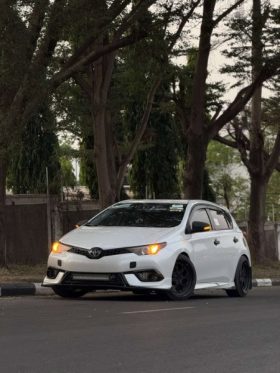 Foreign Used 2016 Toyota Prius Prime